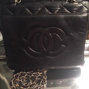 AUTHENTIC Chanel Caviar vintage crossbody bag